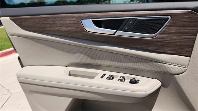 new 2025 Volkswagen Atlas car, priced at $48,670