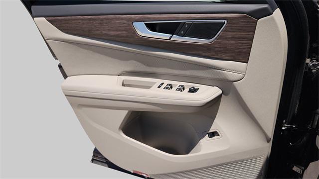 new 2025 Volkswagen Atlas car, priced at $46,170