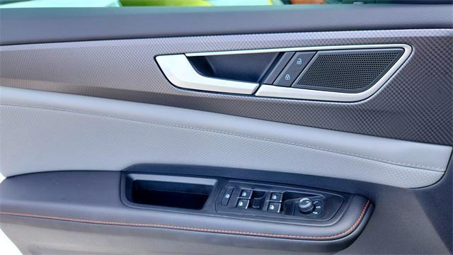 new 2025 Volkswagen Atlas car, priced at $45,899