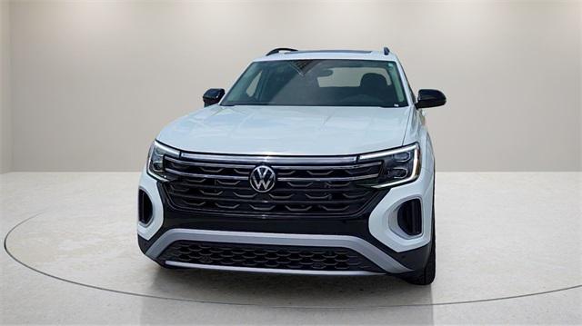 new 2025 Volkswagen Atlas car, priced at $45,899