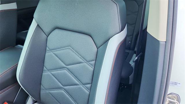 new 2025 Volkswagen Atlas car, priced at $45,899