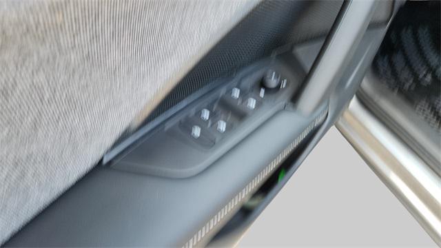 new 2025 Volkswagen Tiguan car, priced at $28,741