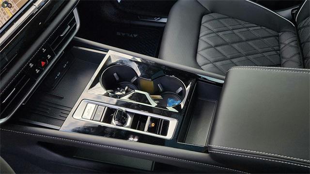 new 2025 Volkswagen Atlas car, priced at $46,878