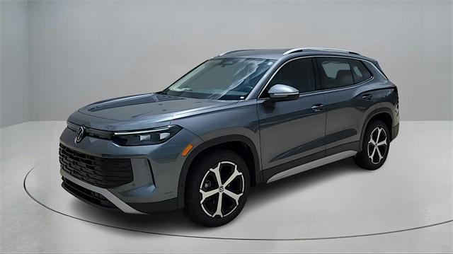 new 2025 Volkswagen Tiguan car, priced at $31,682