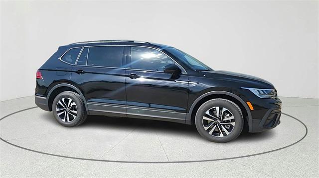 new 2024 Volkswagen Tiguan car, priced at $28,752