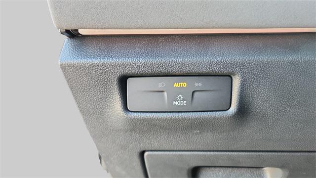 new 2025 Volkswagen Tiguan car, priced at $31,682