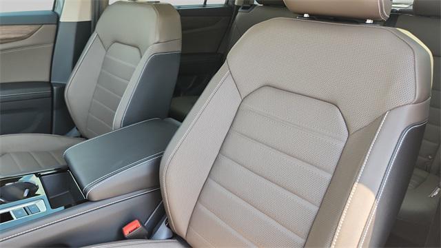 new 2025 Volkswagen Atlas car, priced at $46,009