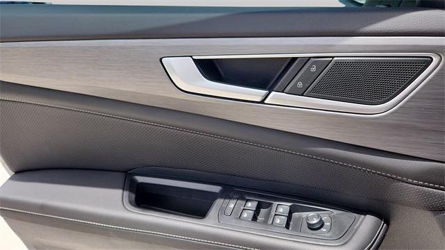 new 2025 Volkswagen Atlas Cross Sport car, priced at $40,157