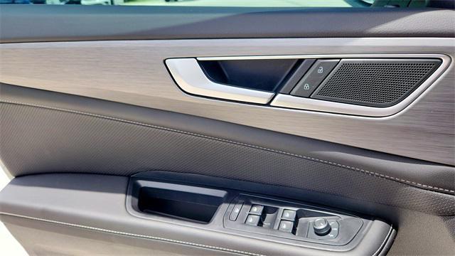 new 2025 Volkswagen Atlas Cross Sport car, priced at $42,671