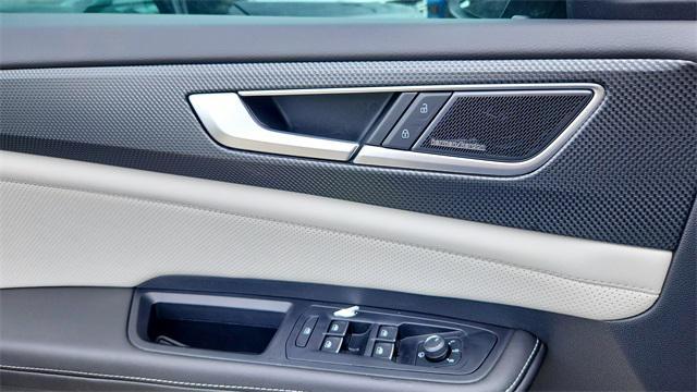 new 2025 Volkswagen Atlas Cross Sport car, priced at $50,935