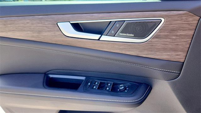 new 2025 Volkswagen Atlas car, priced at $52,446
