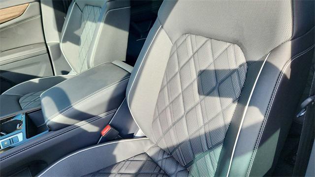 new 2025 Volkswagen Atlas car, priced at $52,446
