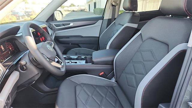 new 2025 Volkswagen Atlas car, priced at $44,502