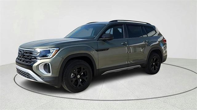 new 2025 Volkswagen Atlas car, priced at $44,502