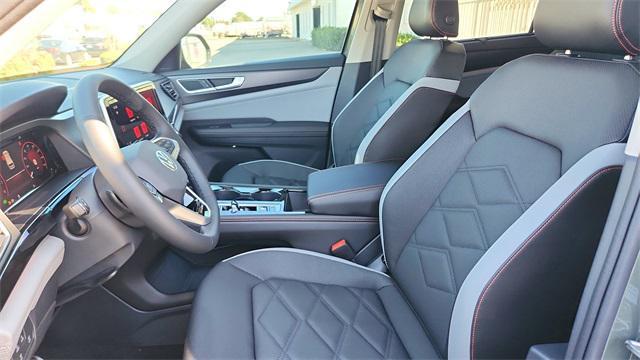 new 2025 Volkswagen Atlas car, priced at $45,502