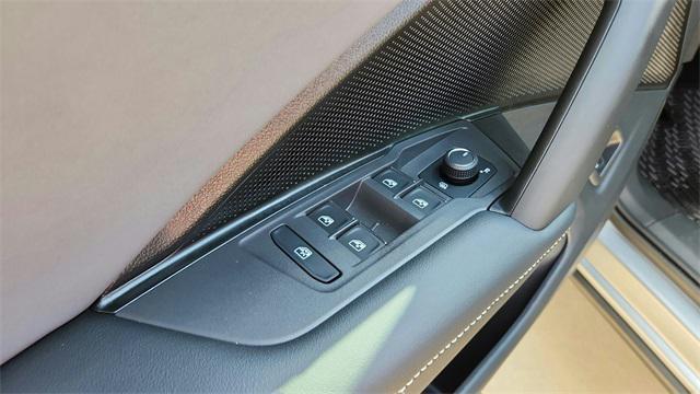 new 2025 Volkswagen Tiguan car, priced at $31,682