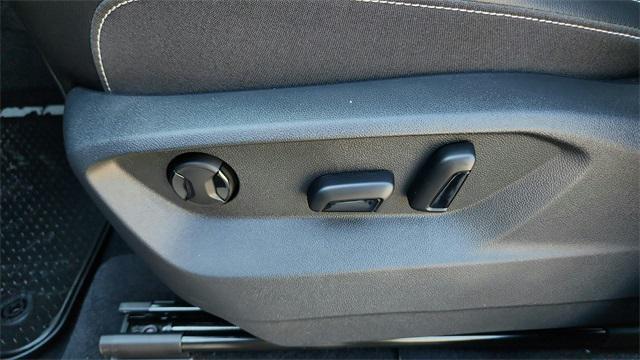 new 2025 Volkswagen Atlas car, priced at $38,992