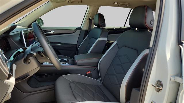 new 2025 Volkswagen Atlas car, priced at $44,502