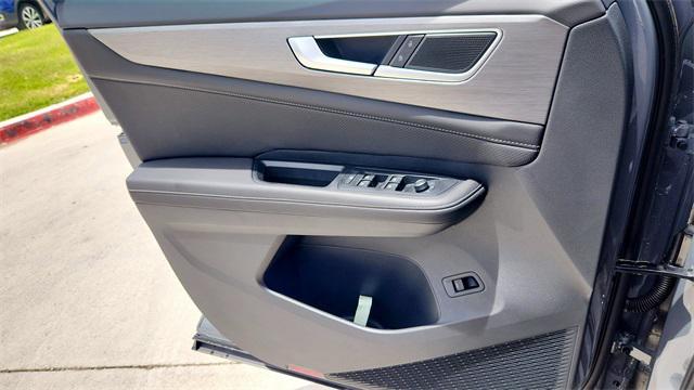 new 2025 Volkswagen Atlas Cross Sport car, priced at $41,907
