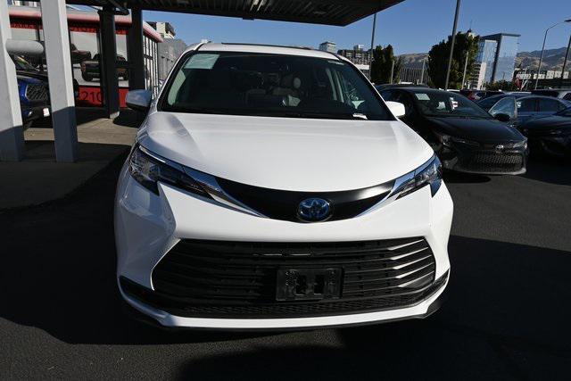 used 2023 Toyota Sienna car