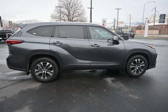 used 2020 Toyota Highlander car, priced at $35,582