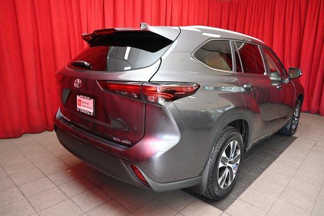 used 2024 Toyota Highlander car, priced at $38,177