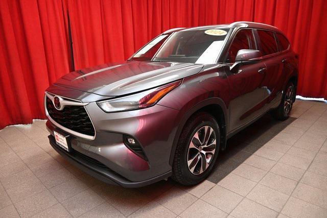 used 2024 Toyota Highlander car, priced at $38,177
