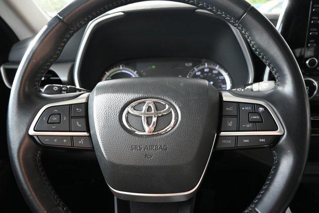 used 2022 Toyota Highlander Hybrid car, priced at $46,918