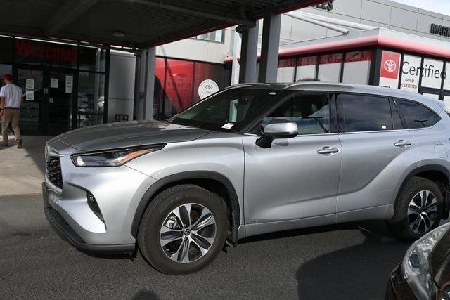 used 2022 Toyota Highlander Hybrid car, priced at $46,918