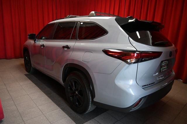 used 2024 Toyota Highlander Hybrid car, priced at $45,526