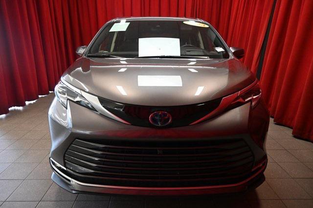 used 2023 Toyota Sienna car, priced at $48,905