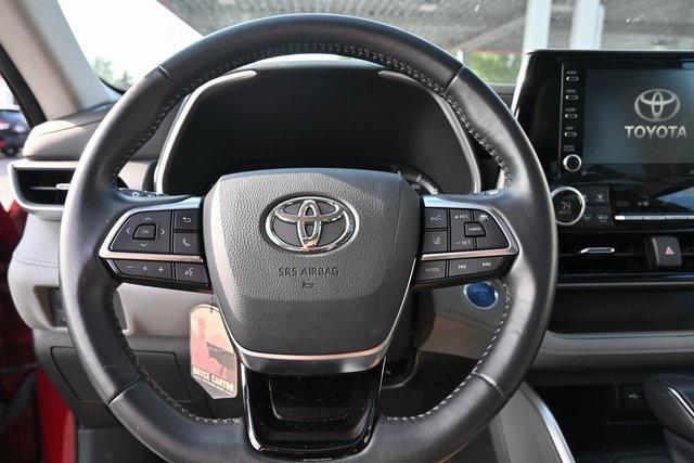 used 2021 Toyota Highlander Hybrid car, priced at $40,113