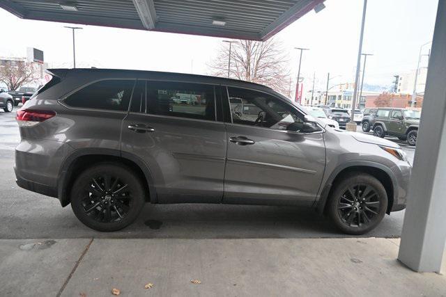 used 2019 Toyota Highlander car, priced at $28,318