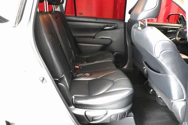 used 2020 Toyota Highlander car, priced at $27,449