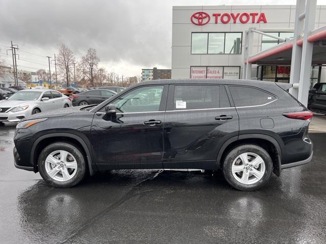 new 2024 Toyota Highlander car, priced at $41,473