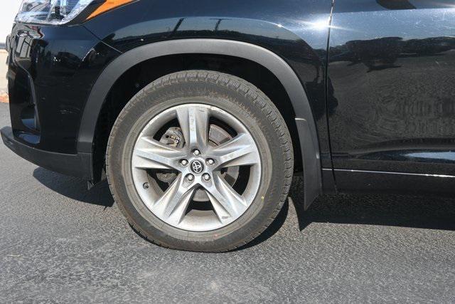 used 2018 Toyota Highlander car, priced at $31,976
