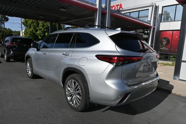 used 2020 Toyota Highlander car, priced at $36,370
