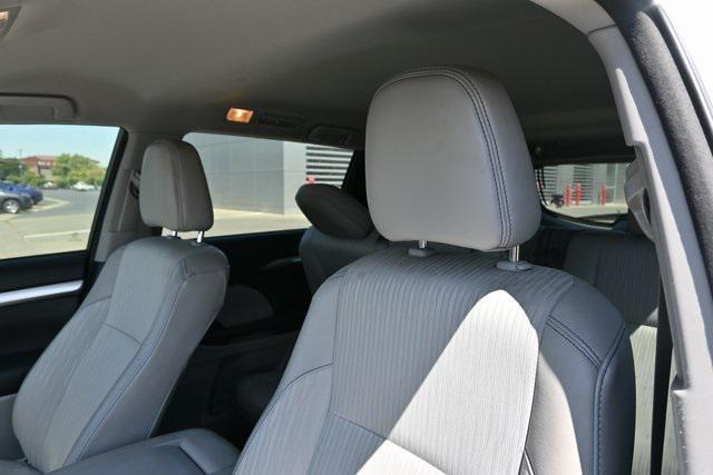 used 2017 Toyota Highlander car, priced at $21,675