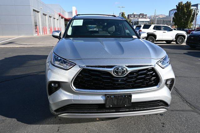 used 2020 Toyota Highlander car, priced at $26,097