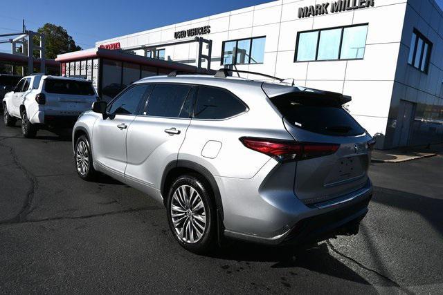 used 2020 Toyota Highlander car, priced at $26,097