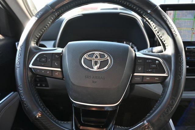 used 2020 Toyota Highlander car, priced at $26,097