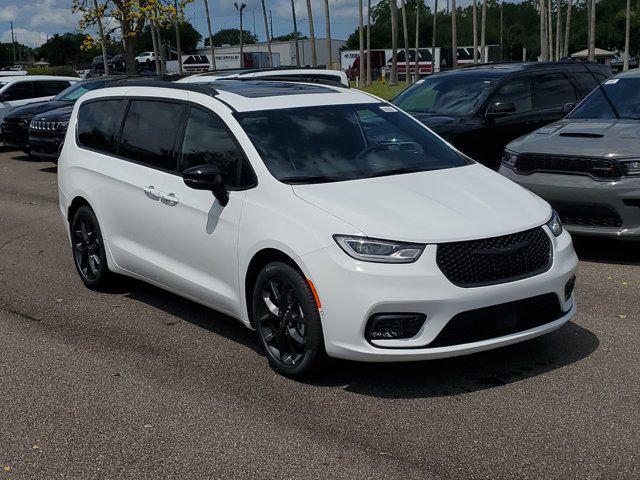 new 2024 Chrysler Pacifica car, priced at $50,922