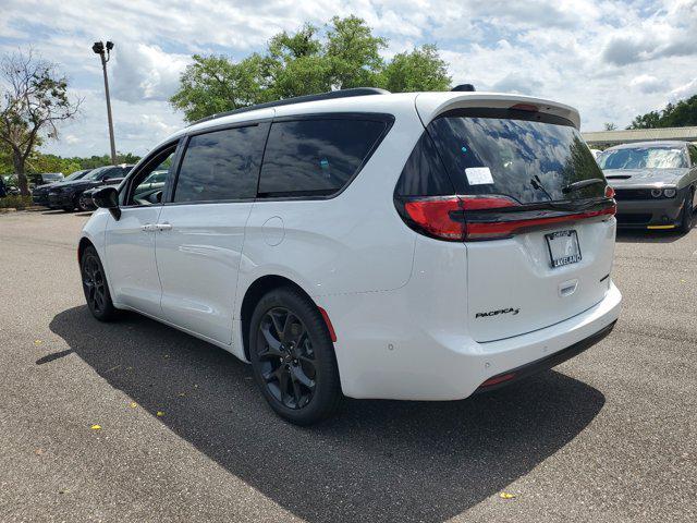 new 2024 Chrysler Pacifica car, priced at $50,922