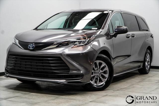 used 2023 Toyota Sienna car, priced at $33,348