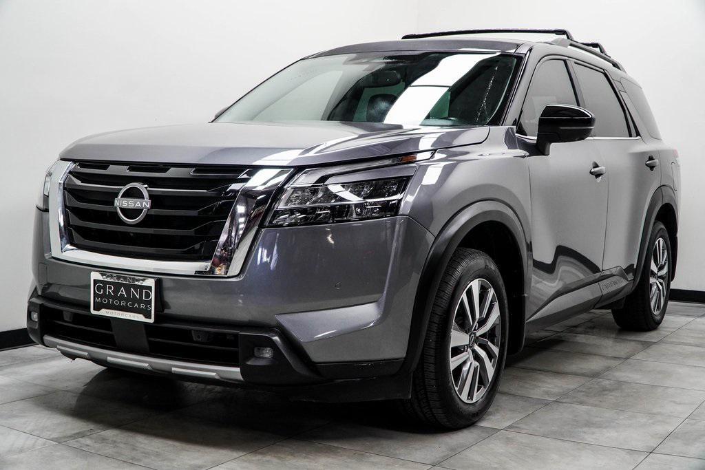 used 2022 Nissan Pathfinder car, priced at $22,290