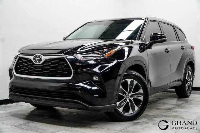 used 2022 Toyota Highlander car, priced at $31,540