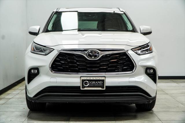 used 2022 Toyota Highlander car, priced at $38,350