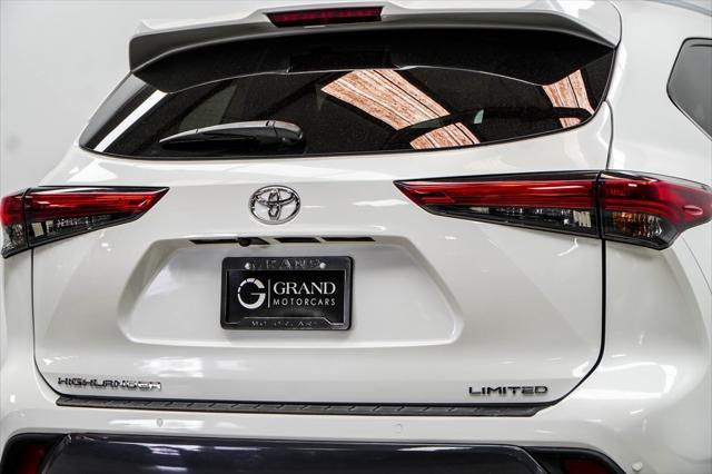 used 2022 Toyota Highlander car, priced at $38,350