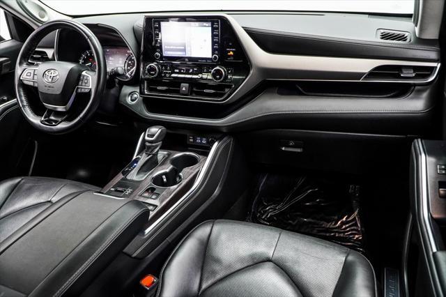 used 2022 Toyota Highlander car, priced at $38,350
