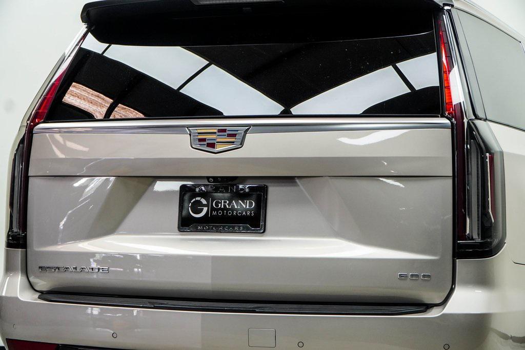 used 2021 Cadillac Escalade ESV car, priced at $60,399